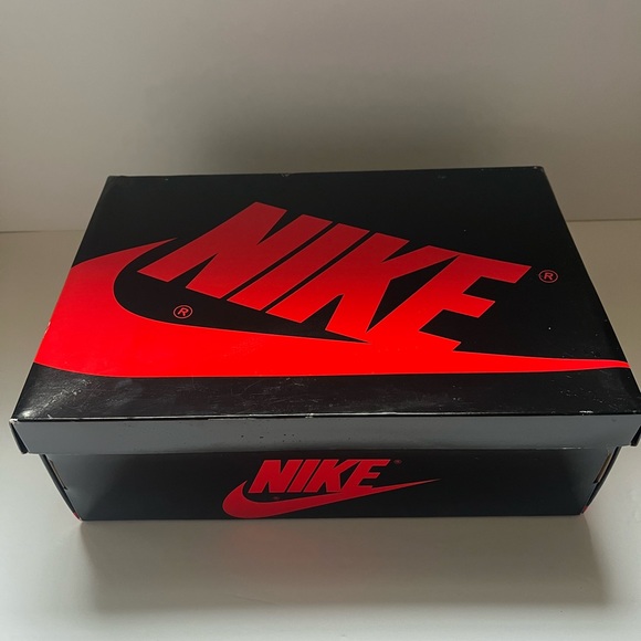 🌟SOLD🌟Jordan 1 patent Bred (Worn twice) in very good condition (size 12) - Picture 9 of 9